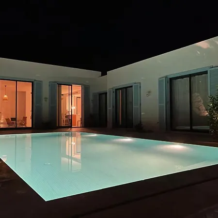 Krotheus Villa Villa *